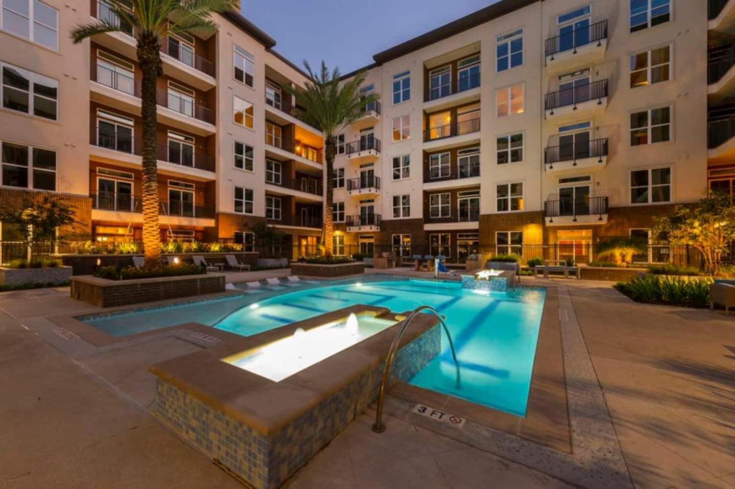Downtown Apt Free Parking - Pool - Gym - Fully Kitchen Хьюстон Экстерьер фото