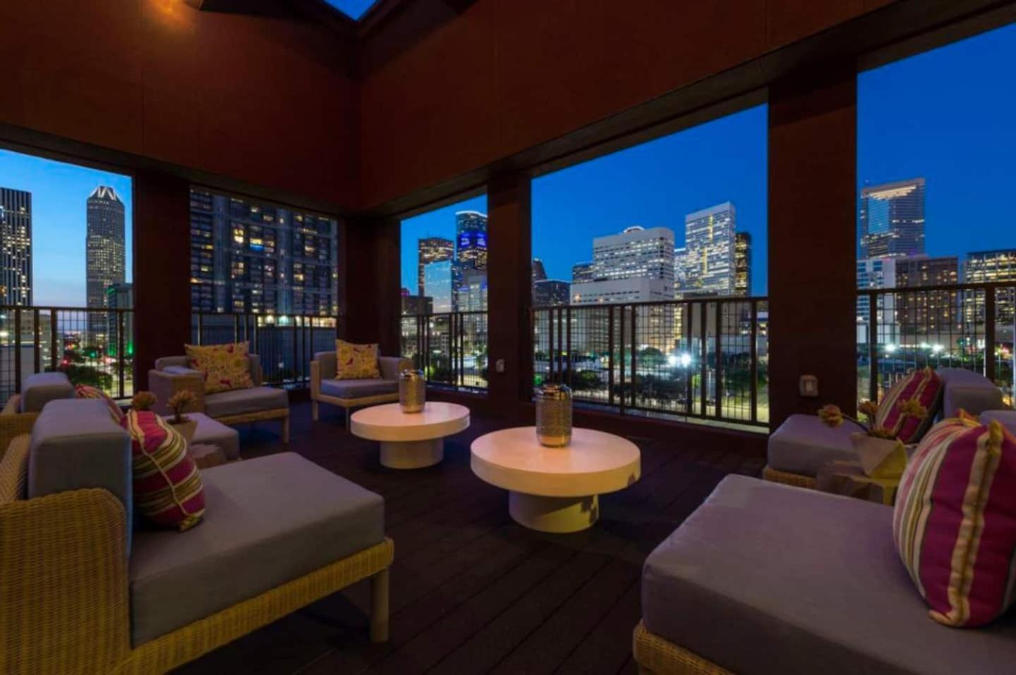 Downtown Apt Free Parking - Pool - Gym - Fully Kitchen Хьюстон Экстерьер фото